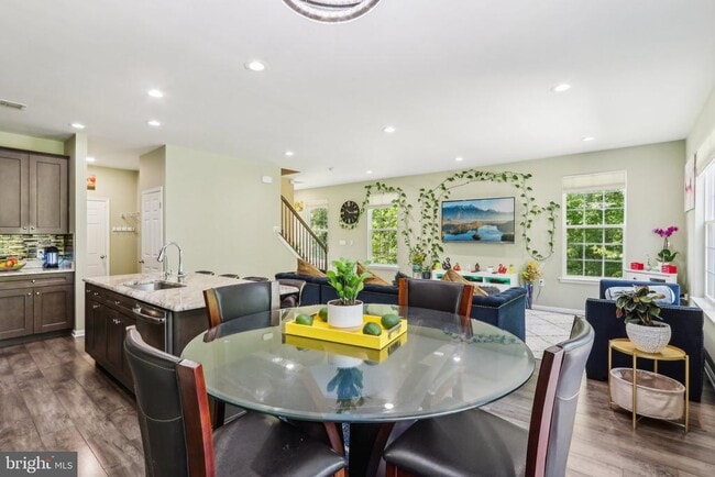 Building Photo - 206 Shields Ct