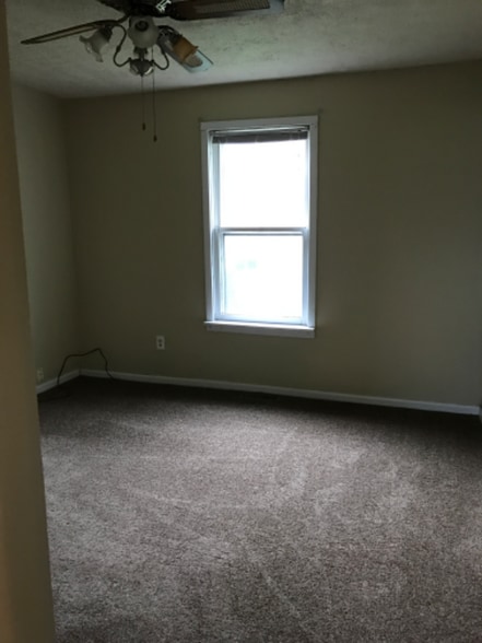Building Photo - 513 Beechwood Dr