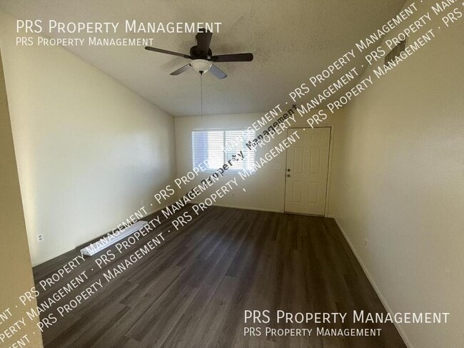 Building Photo - 727 S Hartford St