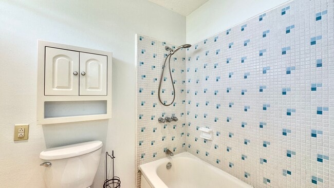 Building Photo - SPACIOUS 4 BEDROOM HOME IN DESIRABLE AIEA ...