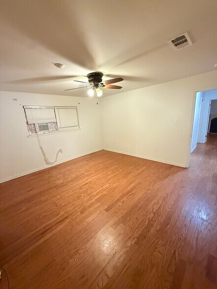 Building Photo - 2011 Aspenwood Dr