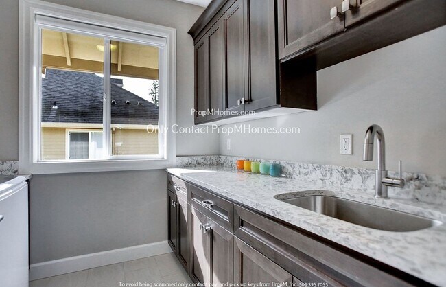 Building Photo - Stunning & Beautiful Four Bedroom Home In ...