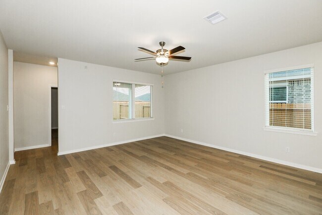 Building Photo - 408 Mustang Trot Dr