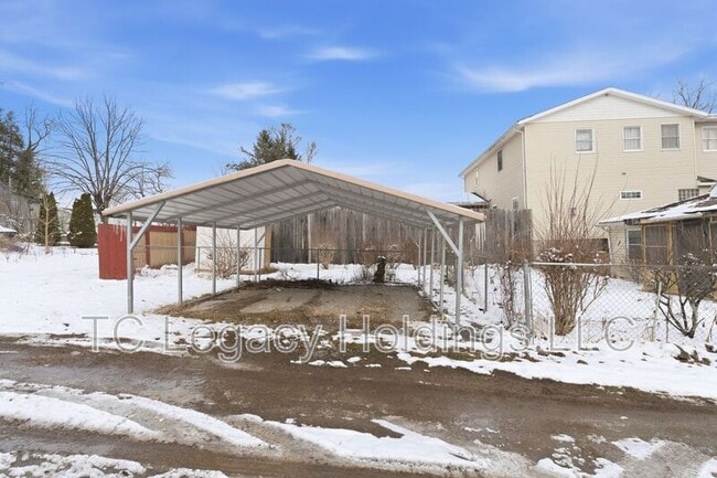 Building Photo - 218 George St