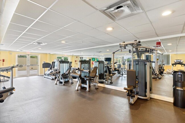 Building Photo - 800 N Tamiami Trl