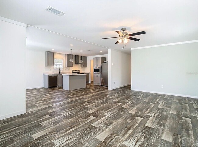 Building Photo - Brookridge 55 + community