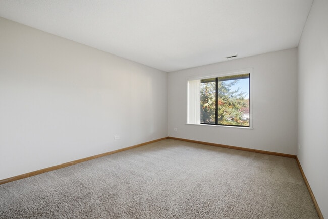 Building Photo - 1255 N Sterling Ave