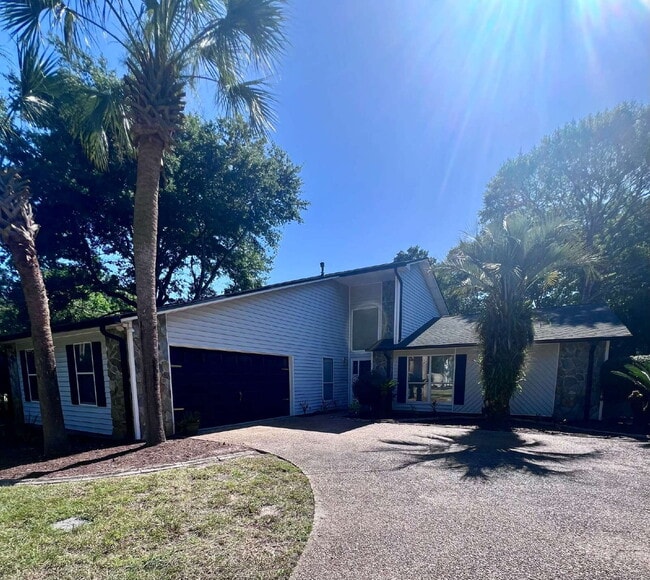 Building Photo - 101 Hands Cove Ln