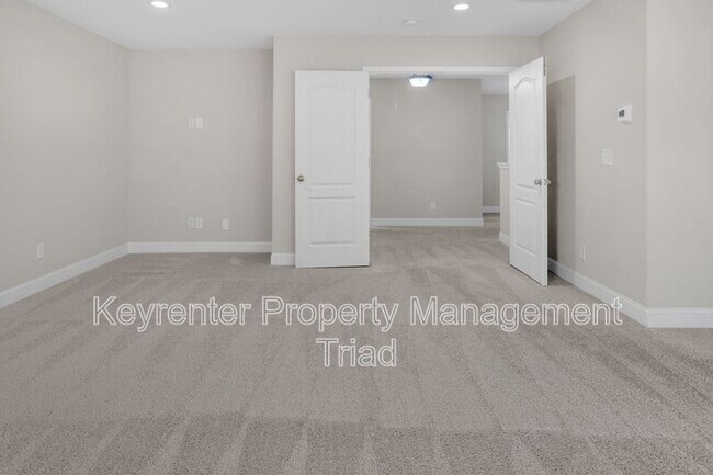 Building Photo - 5470 Noble View Dr