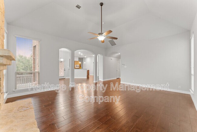 Building Photo - 11 Sable Valley