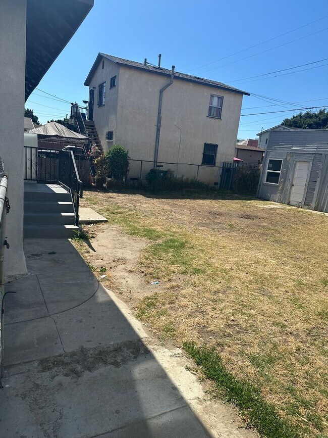 Building Photo - Beautifully Remodeled 4-Bedroom, 2-Bathroom Single-Family Home