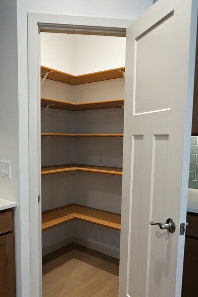 Building Photo - 8107 Kallum Dr