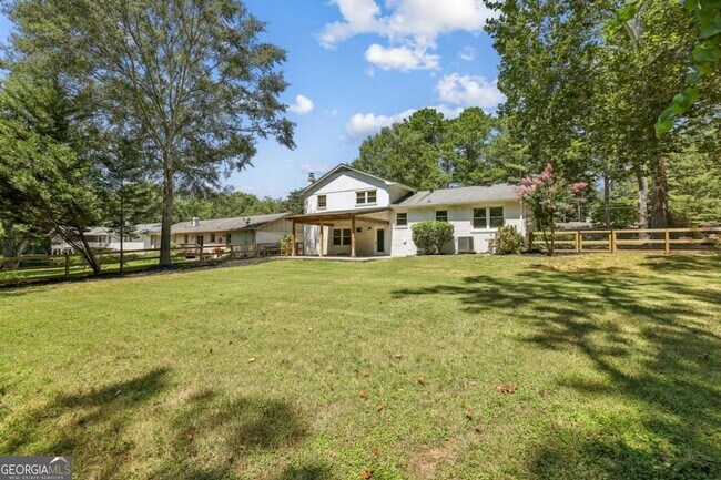 Building Photo - 190 Thompson Pl