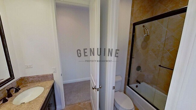 Building Photo - Spacious 3Bd 2.5Ba 2 Story Home w/ Fabulou...