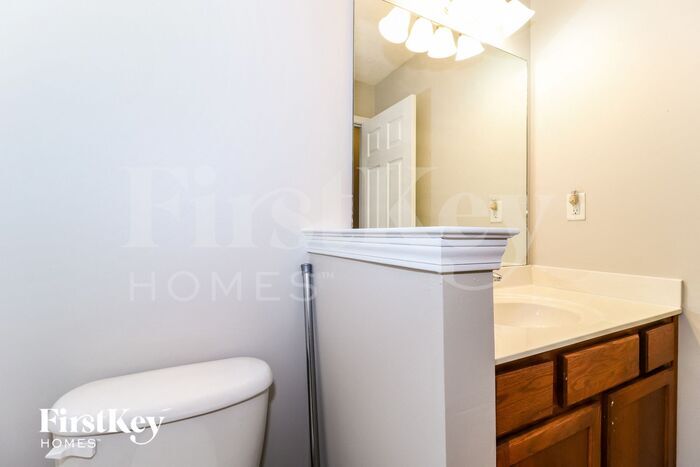 Building Photo - 8558 Shady Elm Dr
