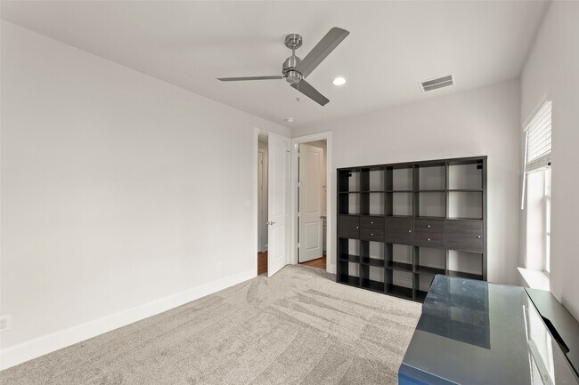 Building Photo - 9651 Kings Cross Station