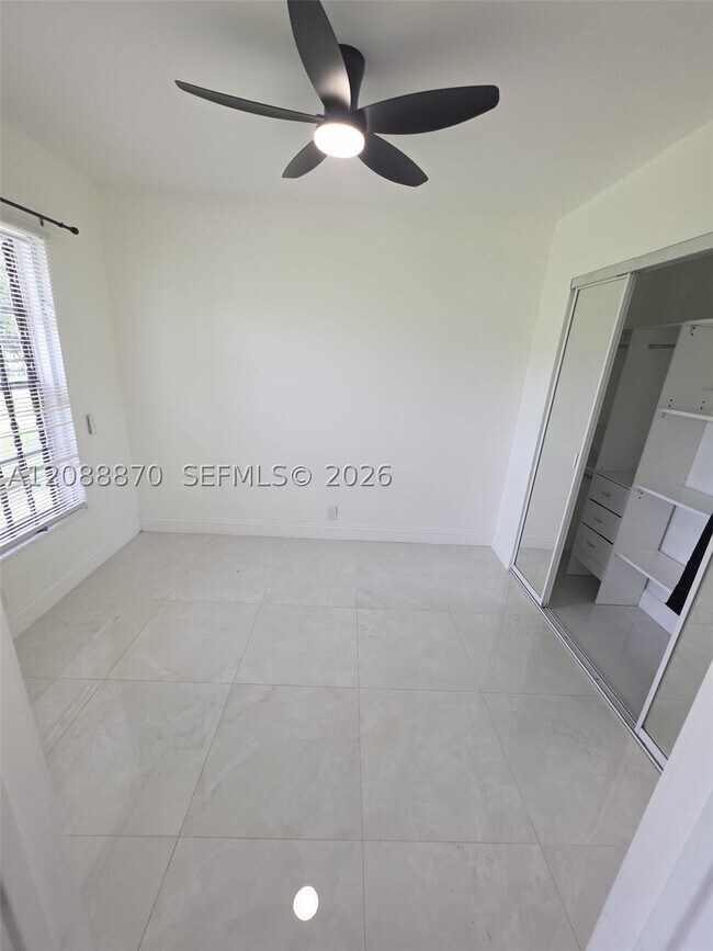 Building Photo - 12811 SW 43rd Dr