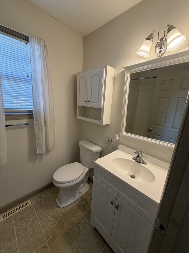 Building Photo - 1513 Princess Anne Ln