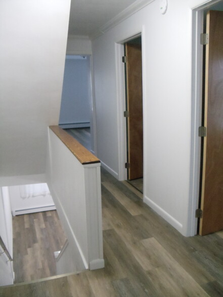 Building Photo - 376 Miller St