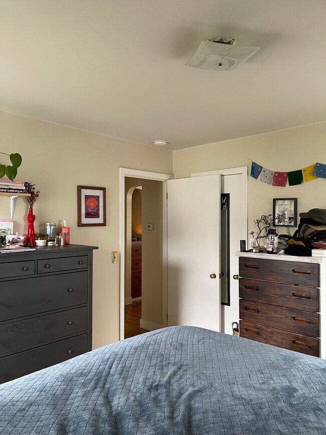 Building Photo - 123 Livingston St