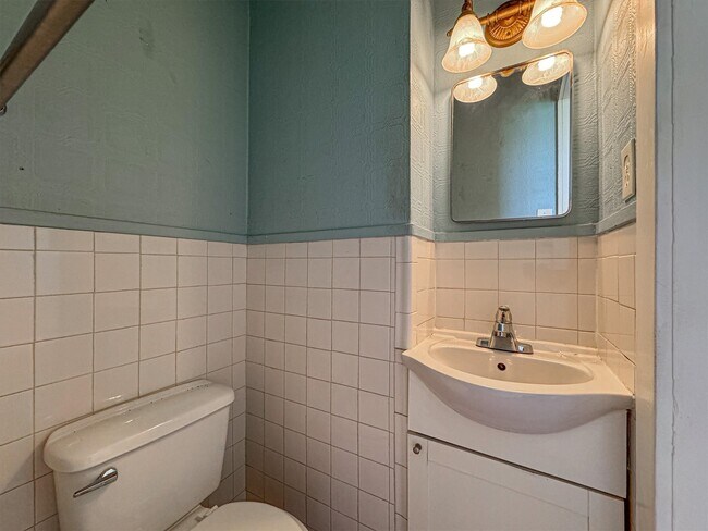 Building Photo - 1710 Avenue O