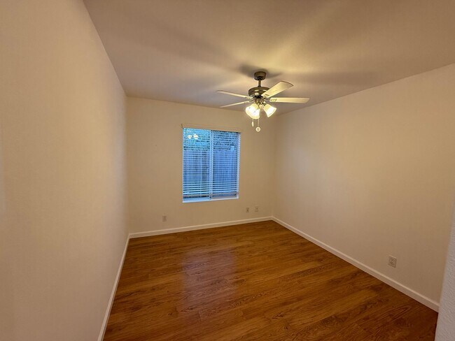 Building Photo - Single story with 3-car Garage!!