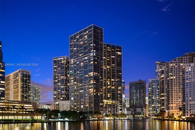 Building Photo - 495 Brickell Ave