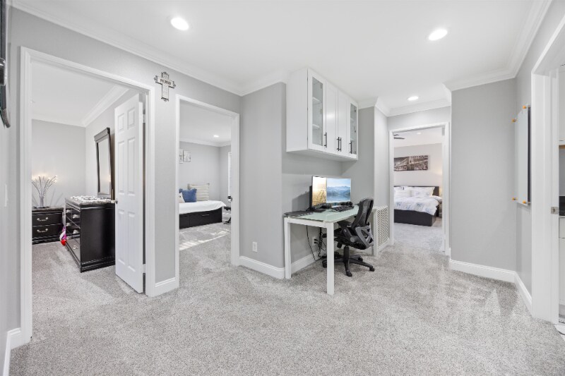 Building Photo - 5 Salto