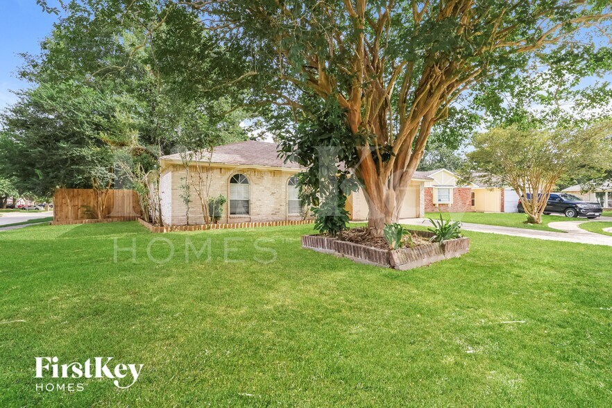 Building Photo - 20327 Bridgedale Ln