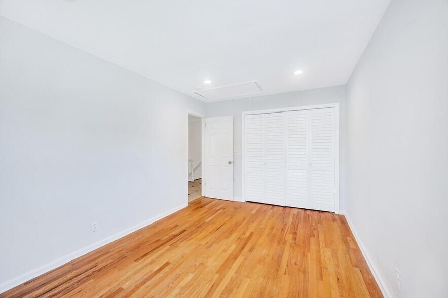 Building Photo - 51 Bellwood Dr