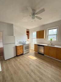 Building Photo - 58 Aspinwall Ave