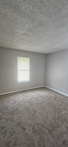 Building Photo - 11418 E 71st St