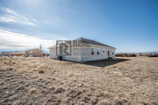 Building Photo - 295 W Acorn Dr