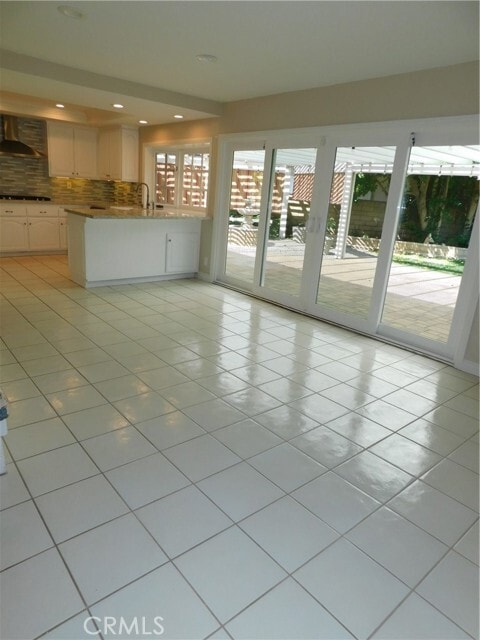 Building Photo - 2414 Sarandi Grande Dr