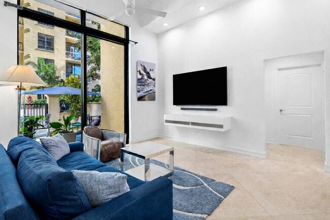 Building Photo - 701 S Olive Ave