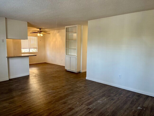 Building Photo - Remodeled 3 Bed/ 2 Bath Clairemont Mesa