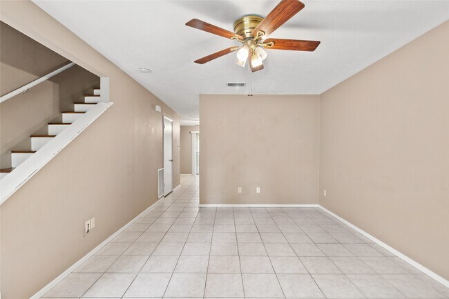 Building Photo - 2521 Crosstimbers Dr