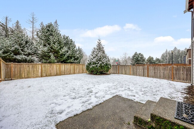 Building Photo - 4 bed plus den - easy I-5 access and JBLM commute. N Thurston School District