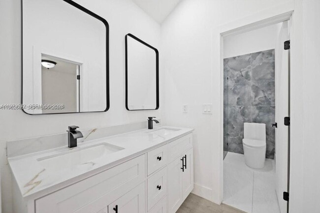 Building Photo - 20620 SW 120th Pl