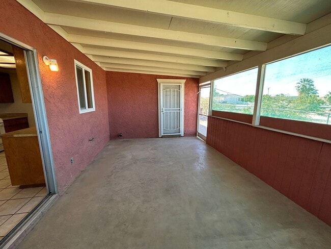 Building Photo - 3 Bedroom 2 bath Home in Chocolate Drop Area of 29 Palms