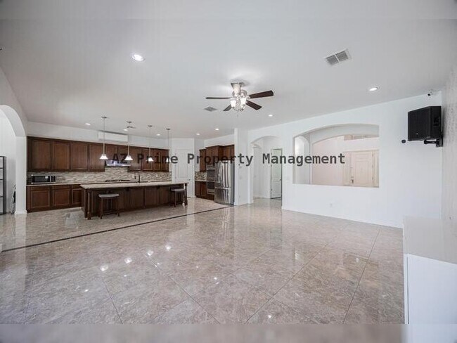 Building Photo - 224 E Mead Dr