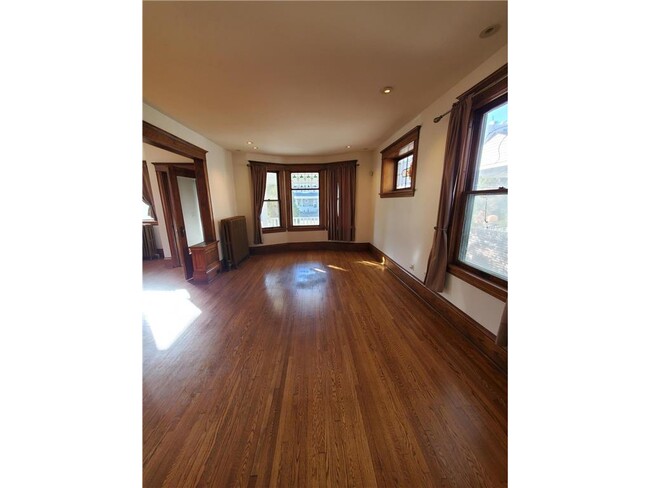 Building Photo - 1712 W 31st St