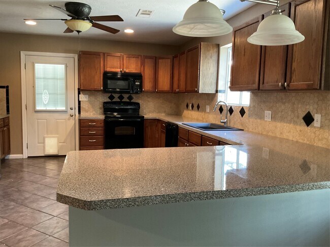 Building Photo - 42906 O'Neal Ln