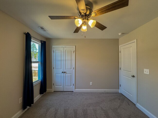 Building Photo - Beautiful 4 Bed 3 Bath Home with Easy Access to I-295