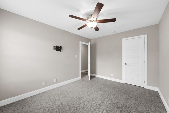 Building Photo - 3058 Ft Sumter Dr