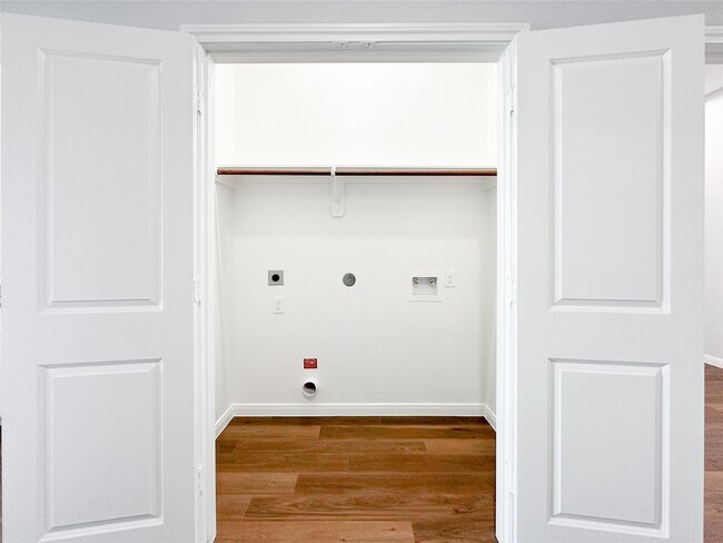 Building Photo - 18813 Luminescent Ln