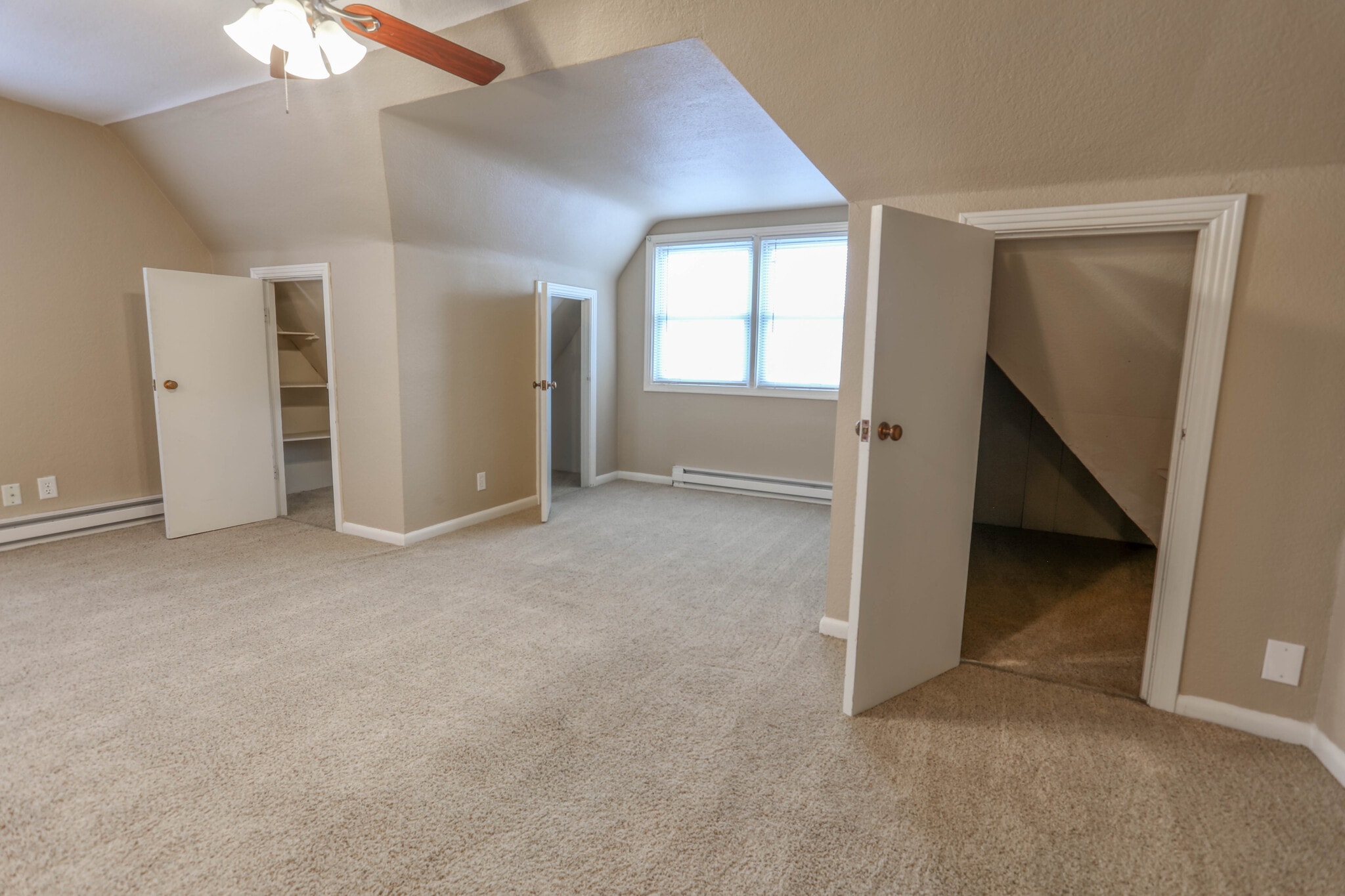 Building Photo - 3919 Creston Ave