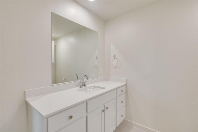 Building Photo - Luxury NEW 3 Bedroom 2.5 Bathroom Townhome...