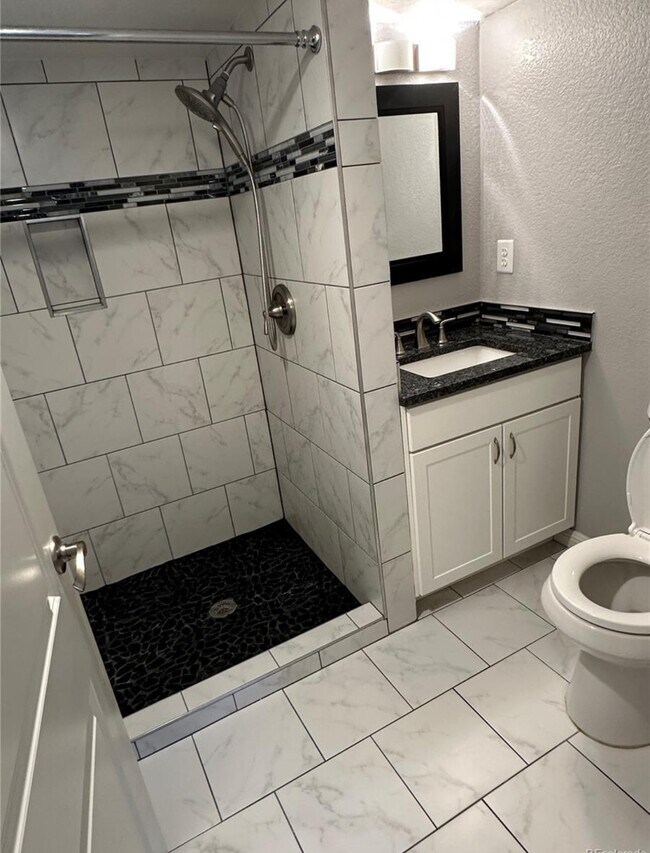 Building Photo - 4291 S Clarkson St