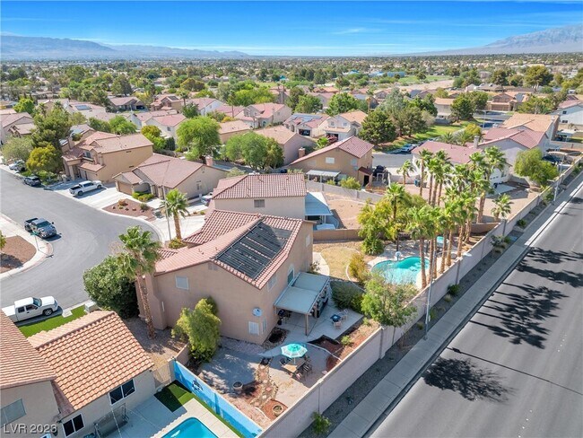 Building Photo - 3824 Sunking St